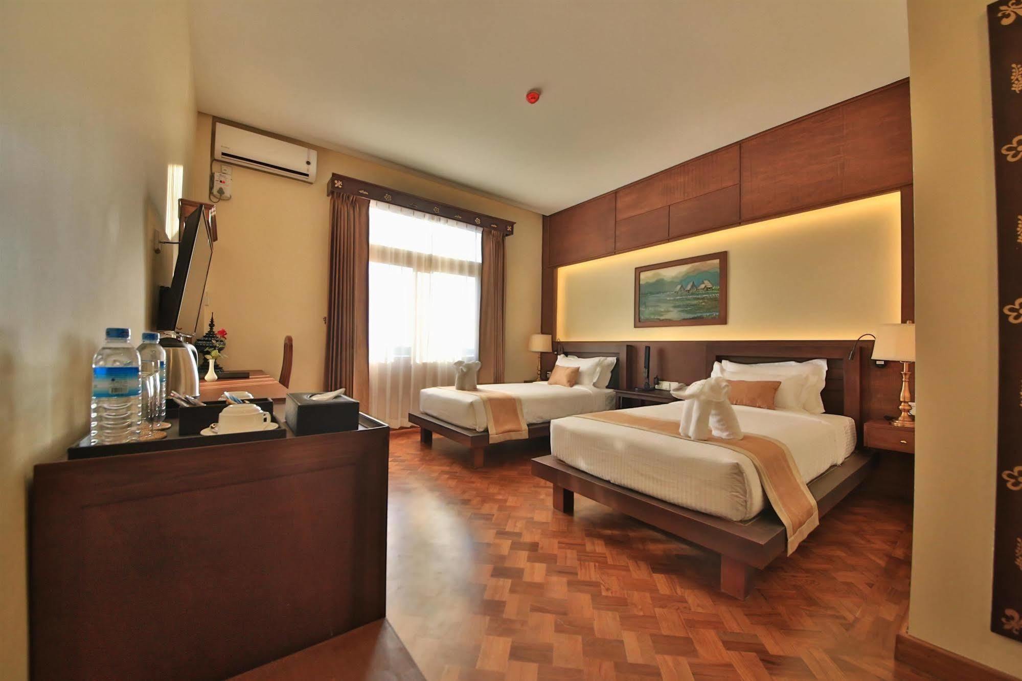 Thousand Island Hotel Inle Lake Екстериор снимка